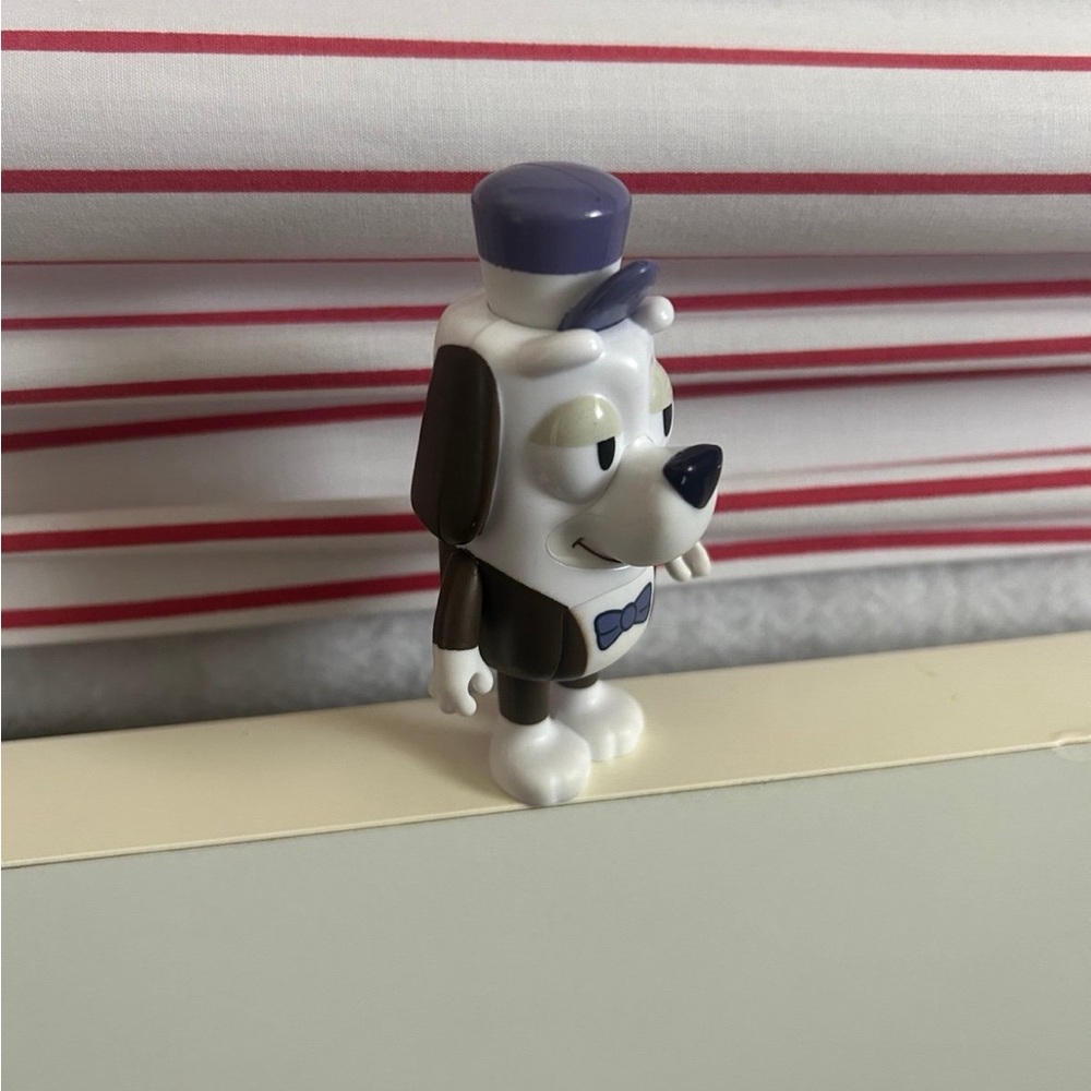 SOLD - Bluey Butler Jerry Lee Figure - Picture 4 of 11
